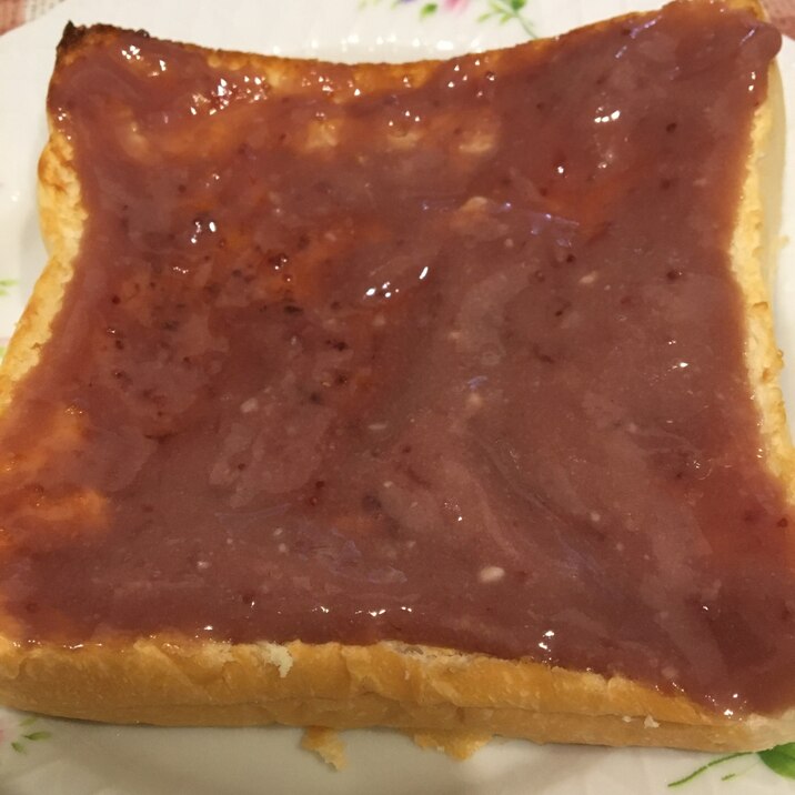 あんこと苺のクリームチーズトースト